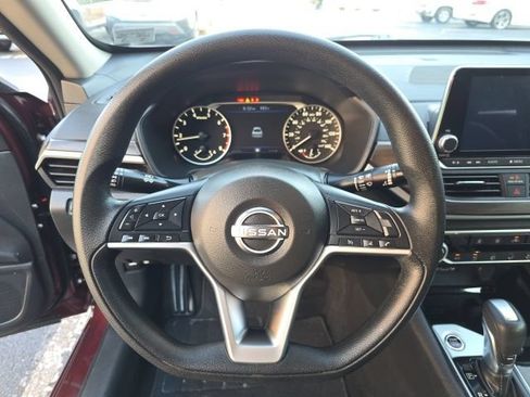 Used 2024 Nissan Altima 2.5 SV FWD image 17