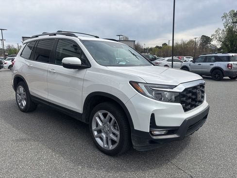 Used 2025 Honda Passport EX-L image 9