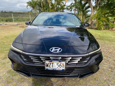 Used 2024 Hyundai Elantra SEL w/ Convenience Package FWD image 2