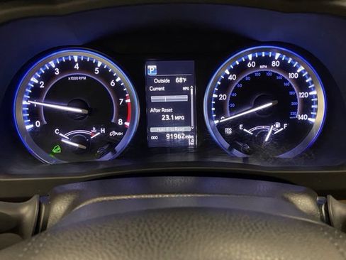 Used 2018 Toyota Highlander XLE AWD/4WD image 30