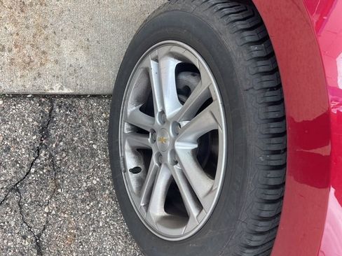 Used 2017 Chevrolet Cruze LT w/ Convenience Package FWD image 23