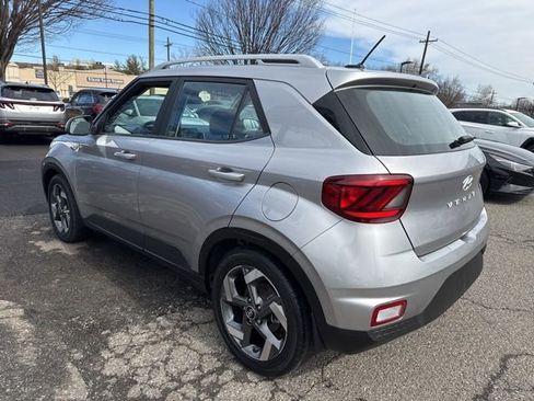Certified 2023 Hyundai Venue SEL image 17
