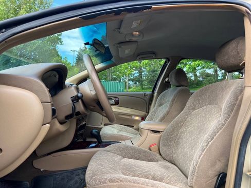 Used 2000 Chrysler Concorde LX FWD image 9