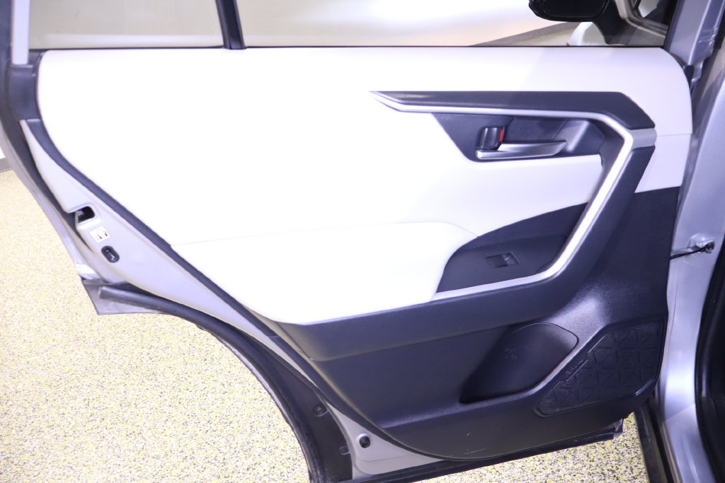 Used 2019 Toyota RAV4 XLE w/ Convenience Package FWD image 36
