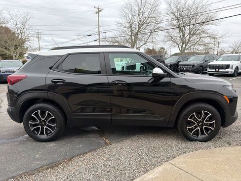 Used 2022 Chevrolet TrailBlazer ACTIV w/ Technology Package AWD/4WD image 4