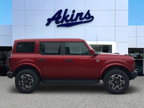New 2026 Ford Bronco Outer Banks image 1