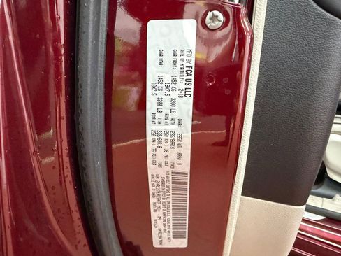 Used 2018 Chrysler Pacifica Limited w/ Advanced Safetytec Group image 16