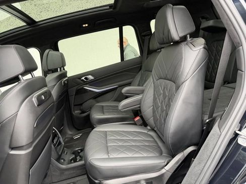 Certified 2023 BMW X7 xDrive40i w/ M Sport Package image 11
