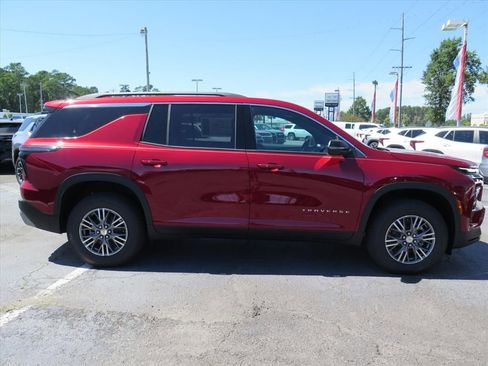 New 2026 Chevrolet Traverse LT w/ Enhanced Driving Package image 2