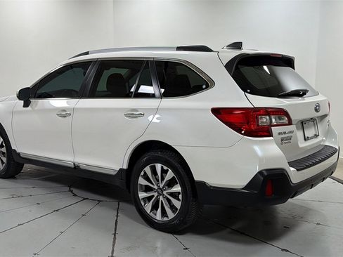 Used 2019 Subaru Outback 3.6R Touring image 7