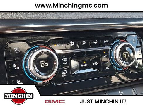 Used 2023 GMC Sierra 1500 AT4 w/ AT4 Premium Package AWD/4WD image 17