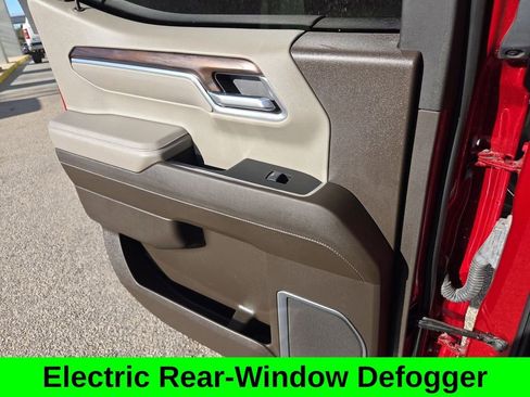 Used 2024 GMC Sierra 1500 SLT image 17