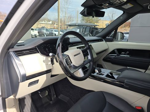 Certified 2024 Land Rover Range Rover Long Wheelbase Autobiography image 23