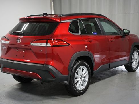 Certified 2025 Toyota Corolla Cross LE image 8