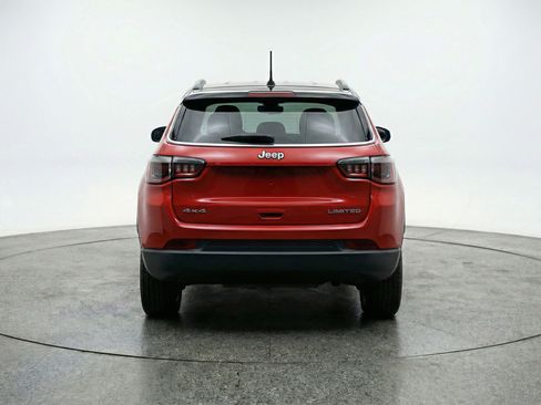 Used 2025 Jeep Compass Trailhawk AWD/4WD image 7