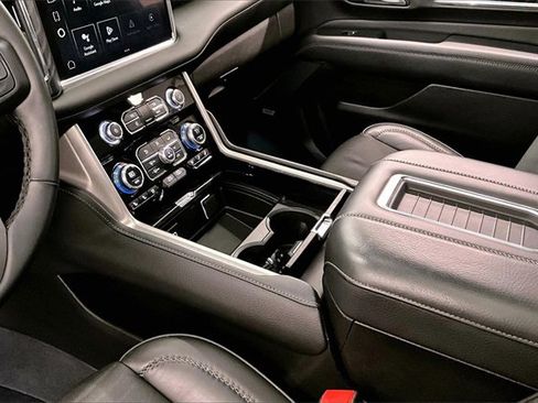 Used 2023 GMC Yukon Denali w/ LPO, Floor Liner Package image 15