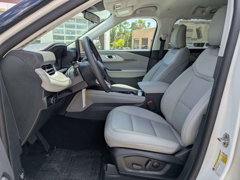 New 2026 Ford Explorer Active w/ Active Comfort Package RWD image 11