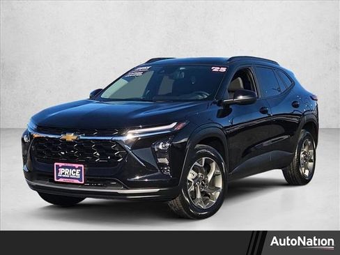 Used 2025 Chevrolet Trax LT w/ LT Convenience Package image 1