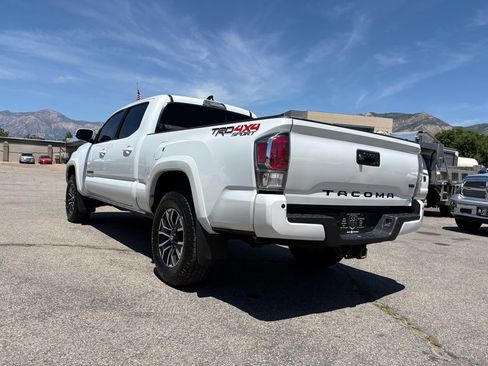 Used 2023 Toyota Tacoma TRD Sport w/ TRD Premium Sport Package AWD/4WD image 39