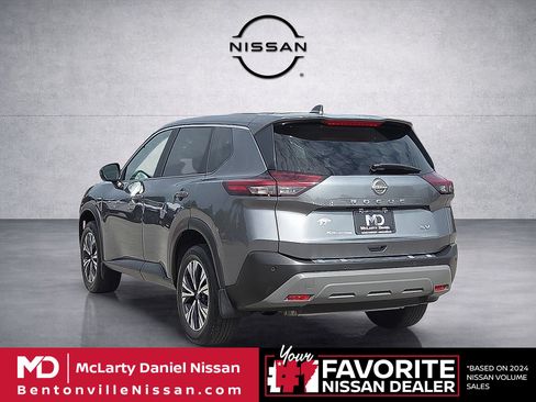 Used 2023 Nissan Rogue SV FWD image 4