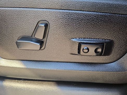 Used 2024 RAM 2500 Big Horn AWD/4WD image 17