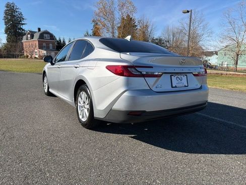 Used 2025 Toyota Camry LE image 6