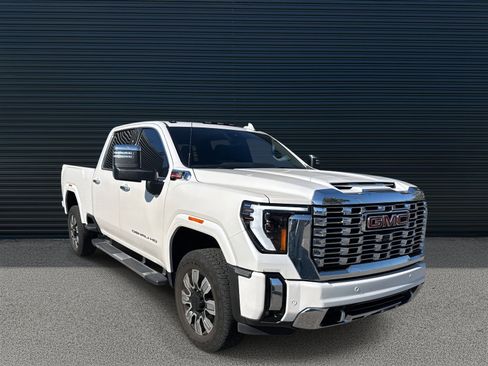 Used 2024 GMC Sierra 2500 Denali w/ Denali Reserve Package image 9