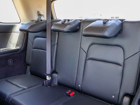 Used 2023 Nissan Pathfinder SL FWD image 11