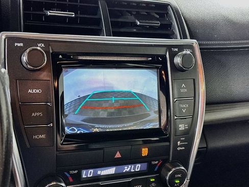 Used 2015 Toyota Camry XLE w/ Moonroof Package FWD image 17