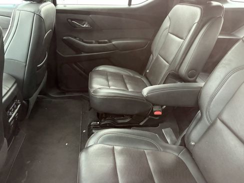 Used 2023 Chevrolet Traverse High Country FWD image 11