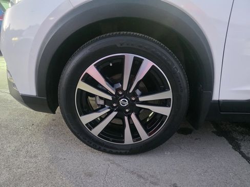 Used 2020 Nissan Kicks SV image 26