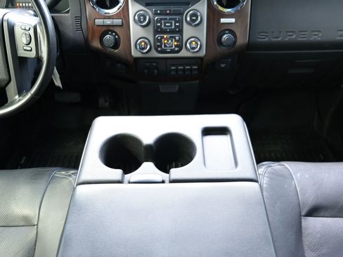 Used 2015 Ford F350 Lariat w/ Lariat Interior Package image 38