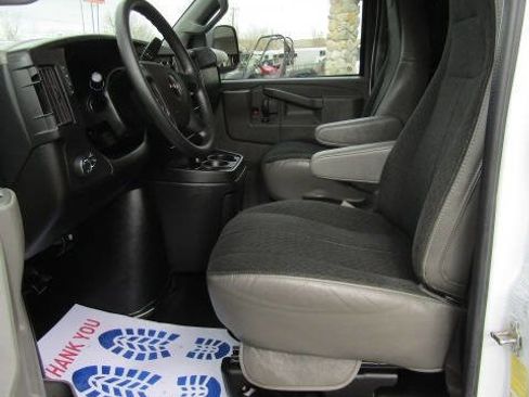 Used 2023 GMC Savana 2500 w/ Driver Convenience Package image 11