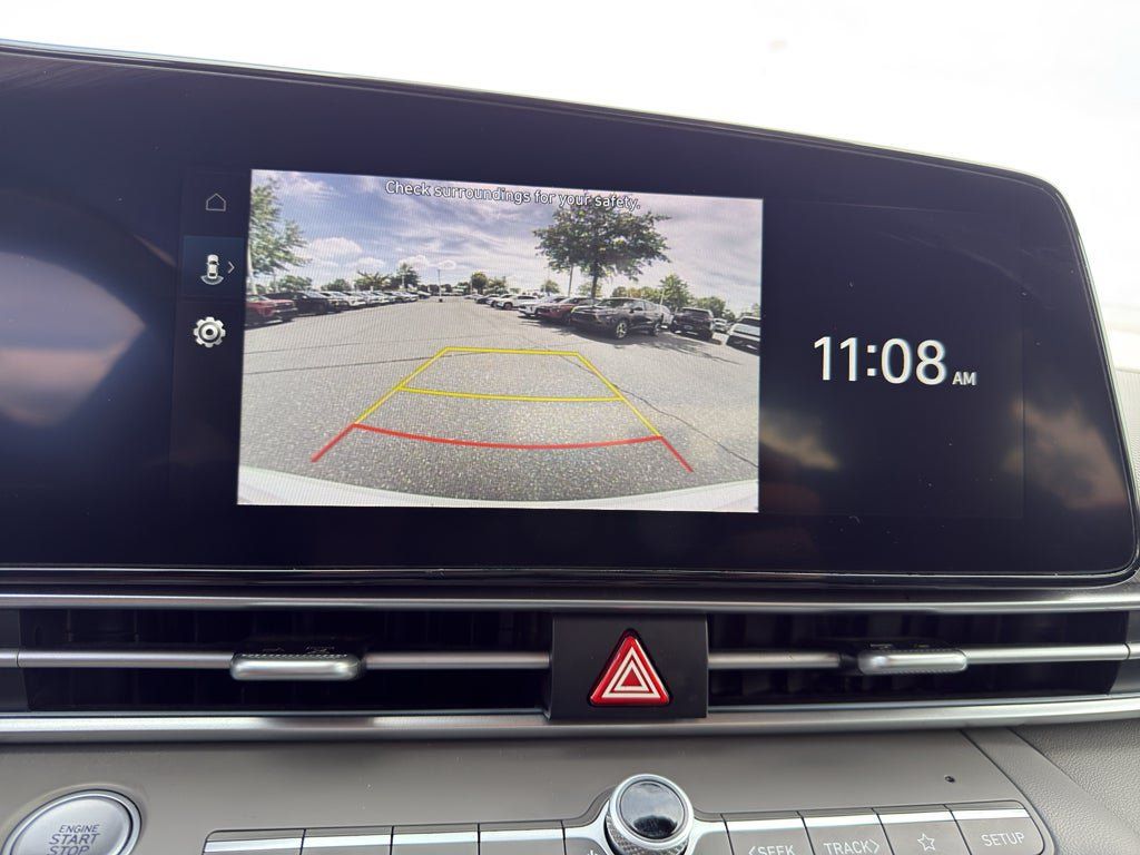 Used 2025 Hyundai Elantra SEL FWD image 17