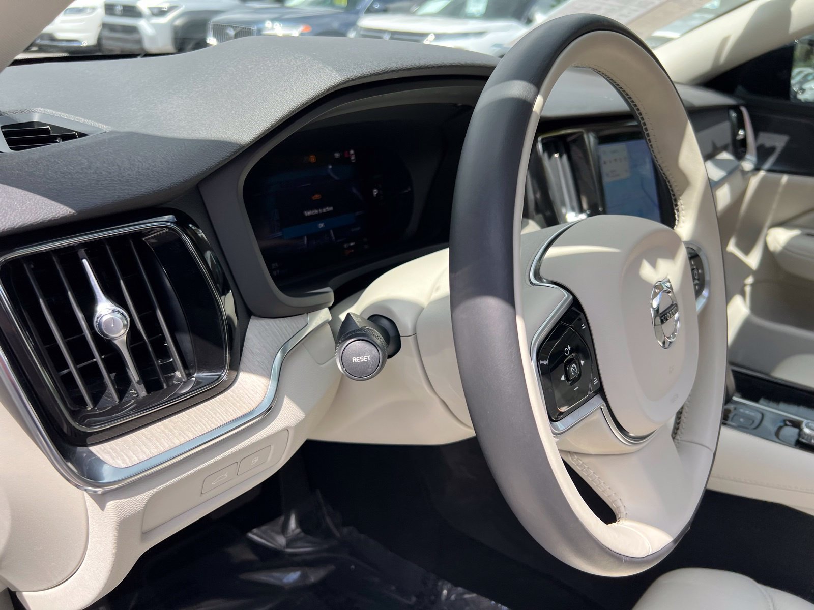 Used 2023 Volvo S60 T8 Plus AWD/4WD image 29