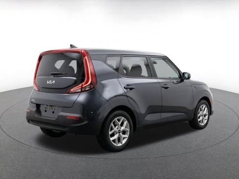 Used 2025 Kia Soul LX w/ LX Technology Package FWD image 9