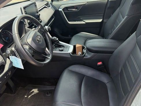 Used 2022 Toyota RAV4 XLE Premium AWD/4WD image 19