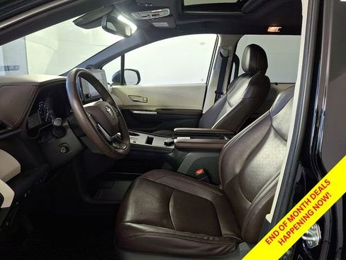 Certified 2021 Toyota Sienna Platinum FWD image 16