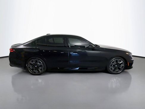 New 2027 BMW 550e xDrive w/ Executive Package AWD/4WD image 4