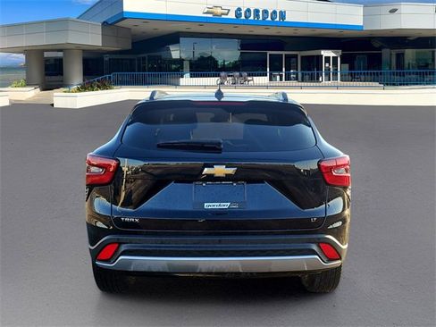 Used 2024 Chevrolet Trax LT w/ Driver Confidence Package image 4