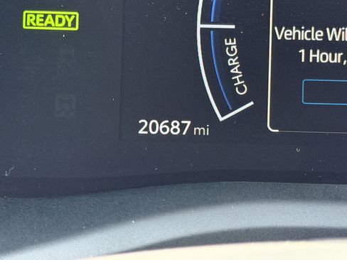 Used 2025 Toyota Camry SE FWD image 21