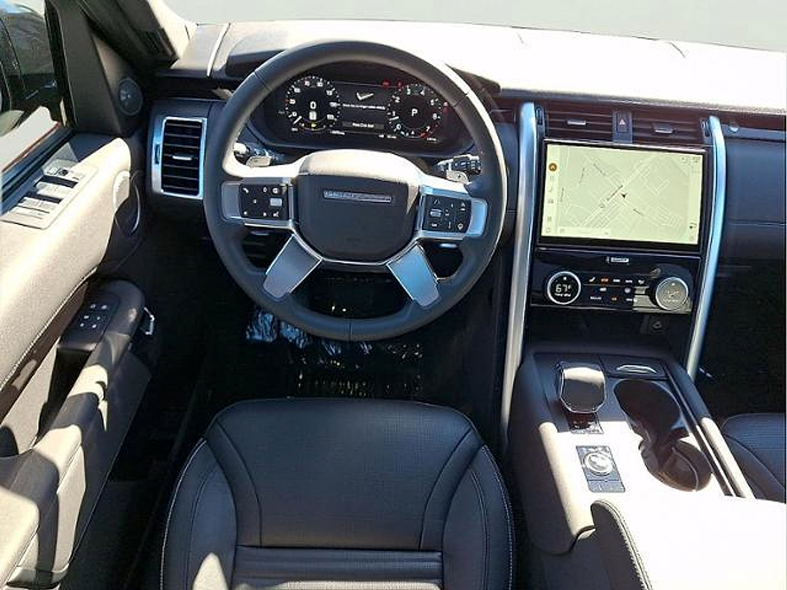 Used 2025 Land Rover Discovery S AWD/4WD image 14