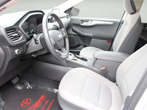 Used 2020 Ford Escape SE image 8