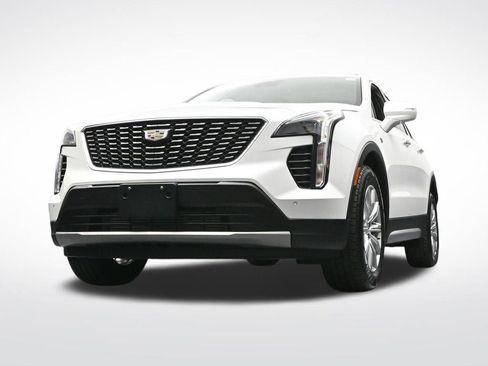 Used 2023 Cadillac XT4 Premium Luxury w/ Cold Weather Package AWD/4WD image 31