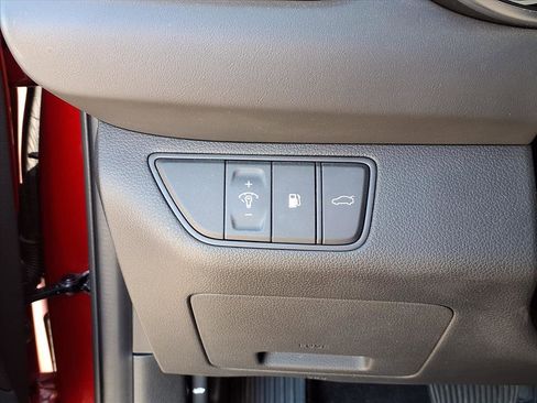 Used 2023 Genesis G70 2.0T image 22