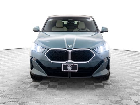 Certified 2025 BMW X2 xDrive28i w/ Premium Package image 8