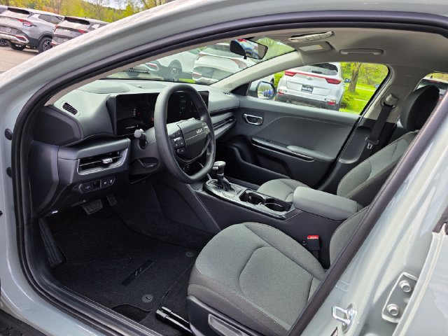 New 2026 Kia K4 FWD image 13