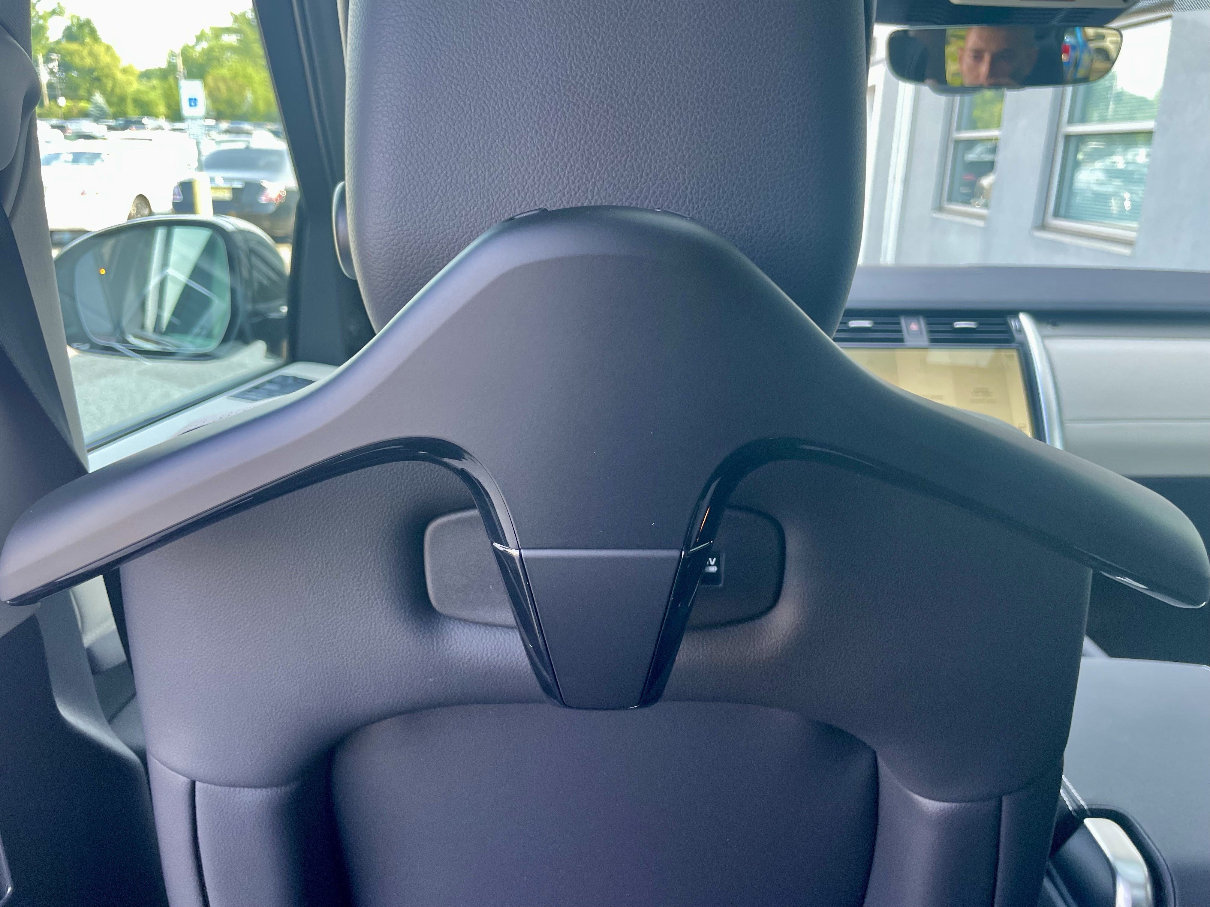 New 2026 Land Rover Discovery Limited Edition AWD/4WD image 32
