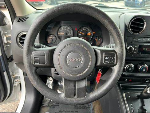 Used 2016 Jeep Patriot Sport w/ Power Value Group FWD image 11