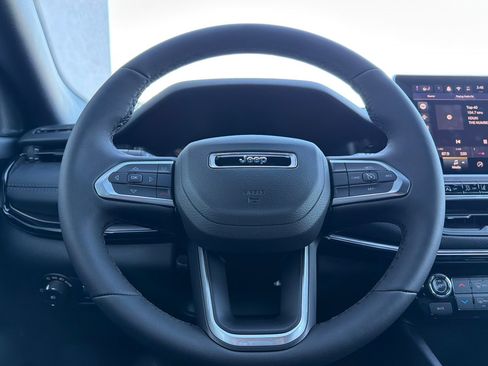 New 2026 Jeep Compass Latitude image 21